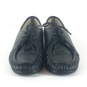SAS Black Leather Oxfords with Classic Design Size 9